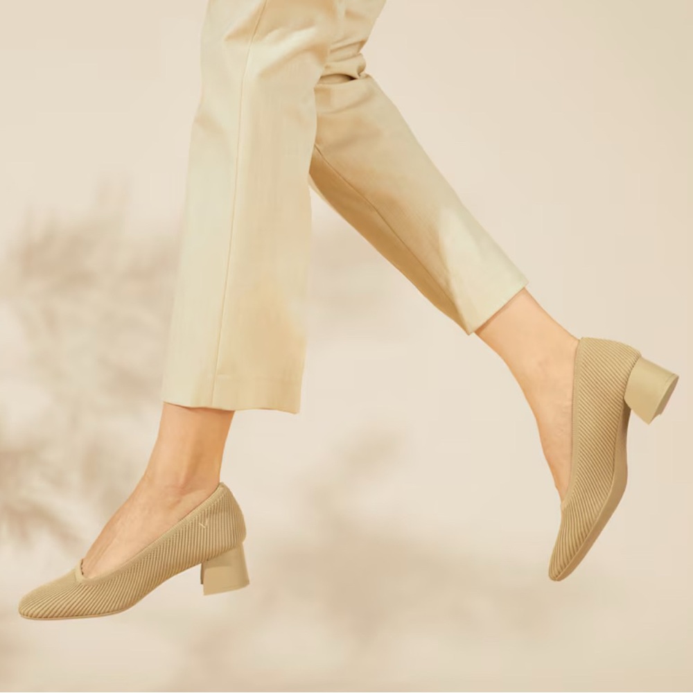 Vivaia Square- toe chunky heels